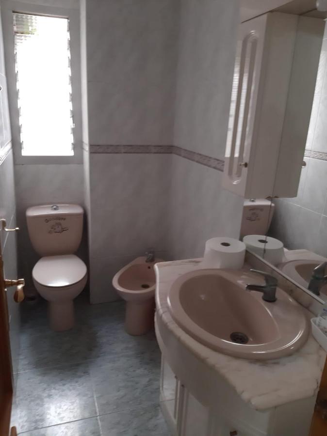Habitacion Pequena En Piso Compartido Con 2 Adultos Valence Extérieur photo