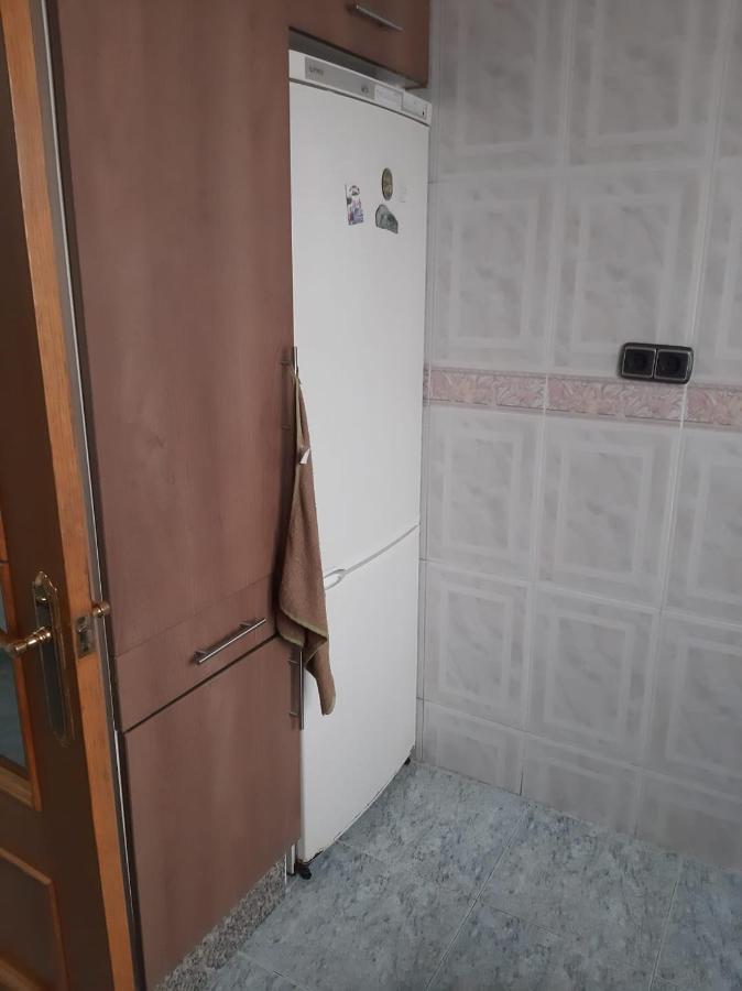 Habitacion Pequena En Piso Compartido Con 2 Adultos Valence Extérieur photo